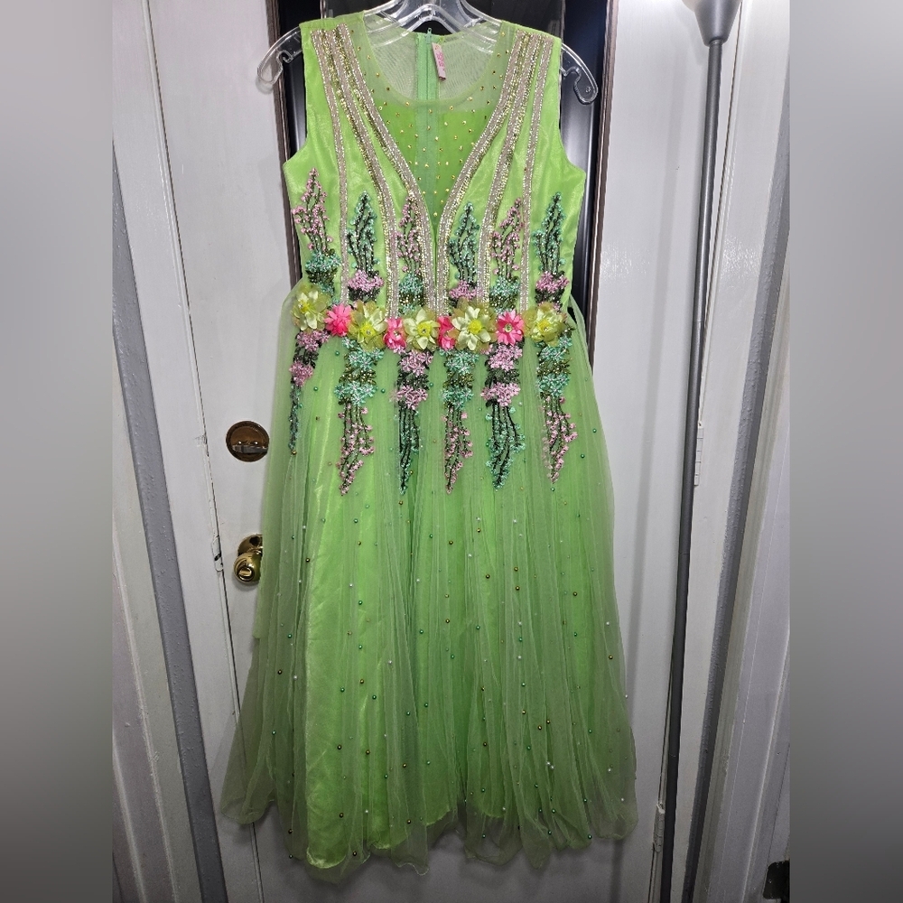 Sonia Beautiful Green Dress With Floral Detail And Embellishments Sz 6
